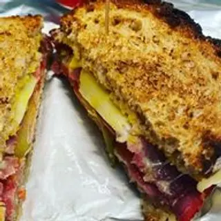 THE NEW YORKER - Toasted American Sandwich